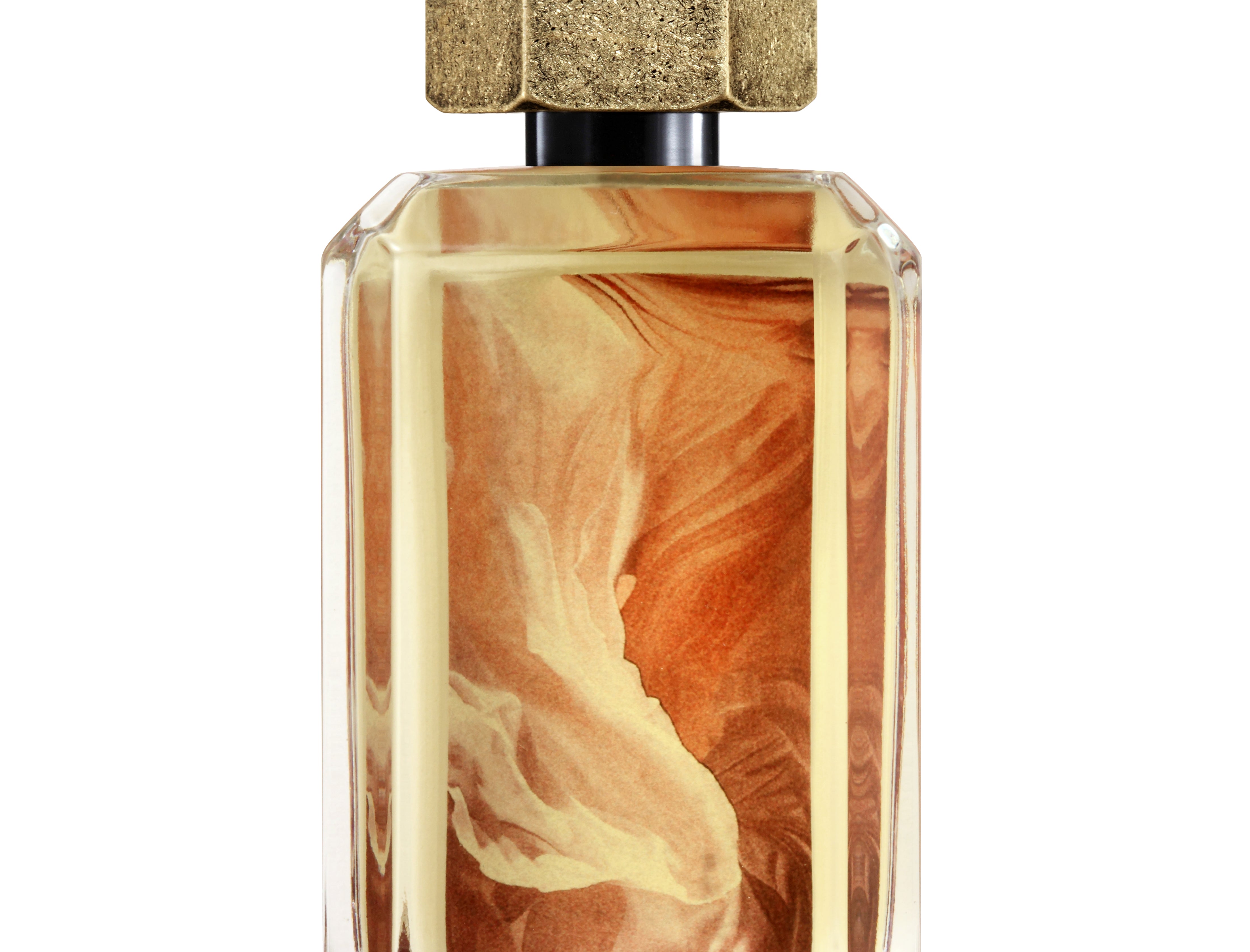 Comme Un Gante perfume bottle revealing its liquid with marbled floral backdrop behind the logo sticker.