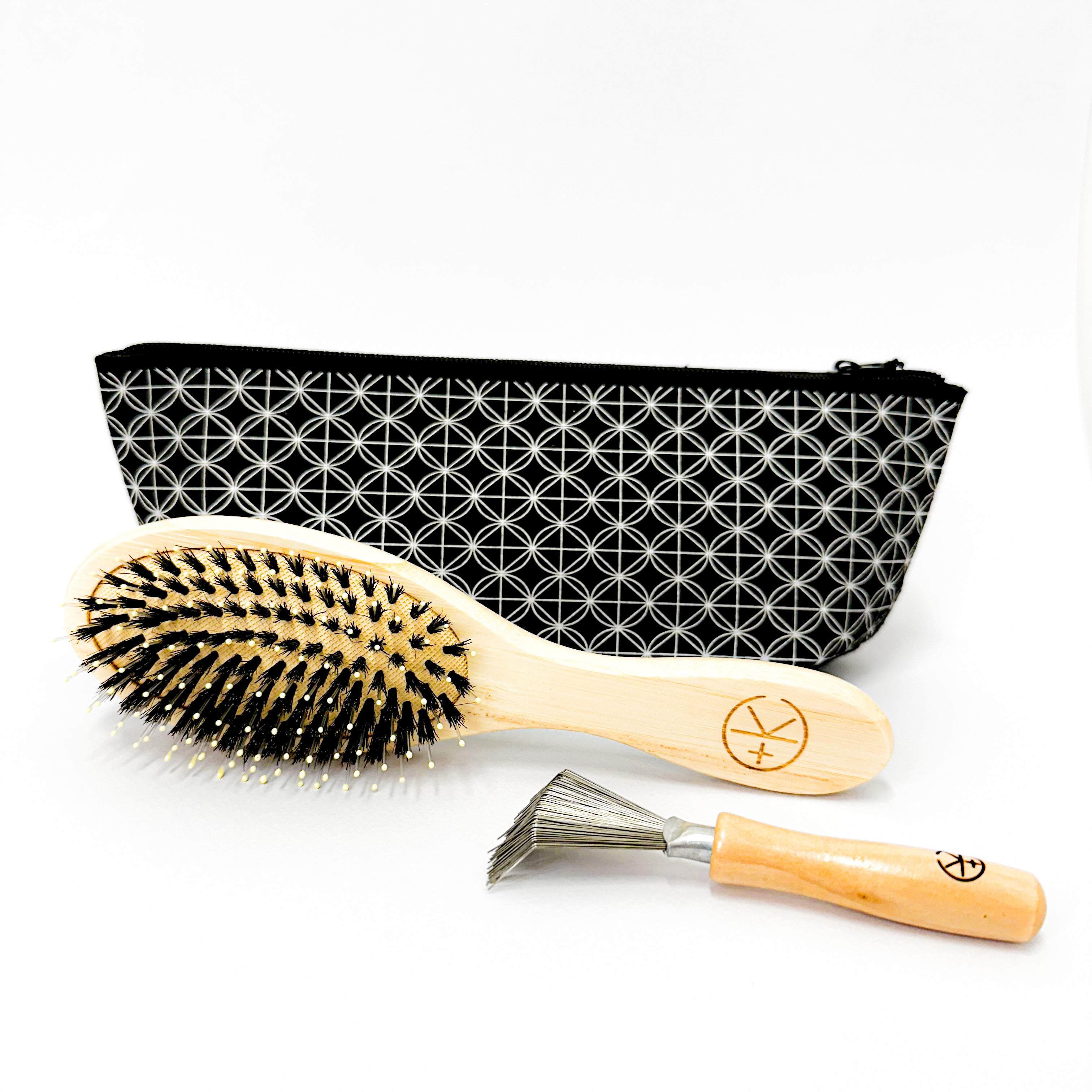 
  
  Cult + King Boar Bristle Nylon Styling Brush-LORDE beauty and cosmetics
  
