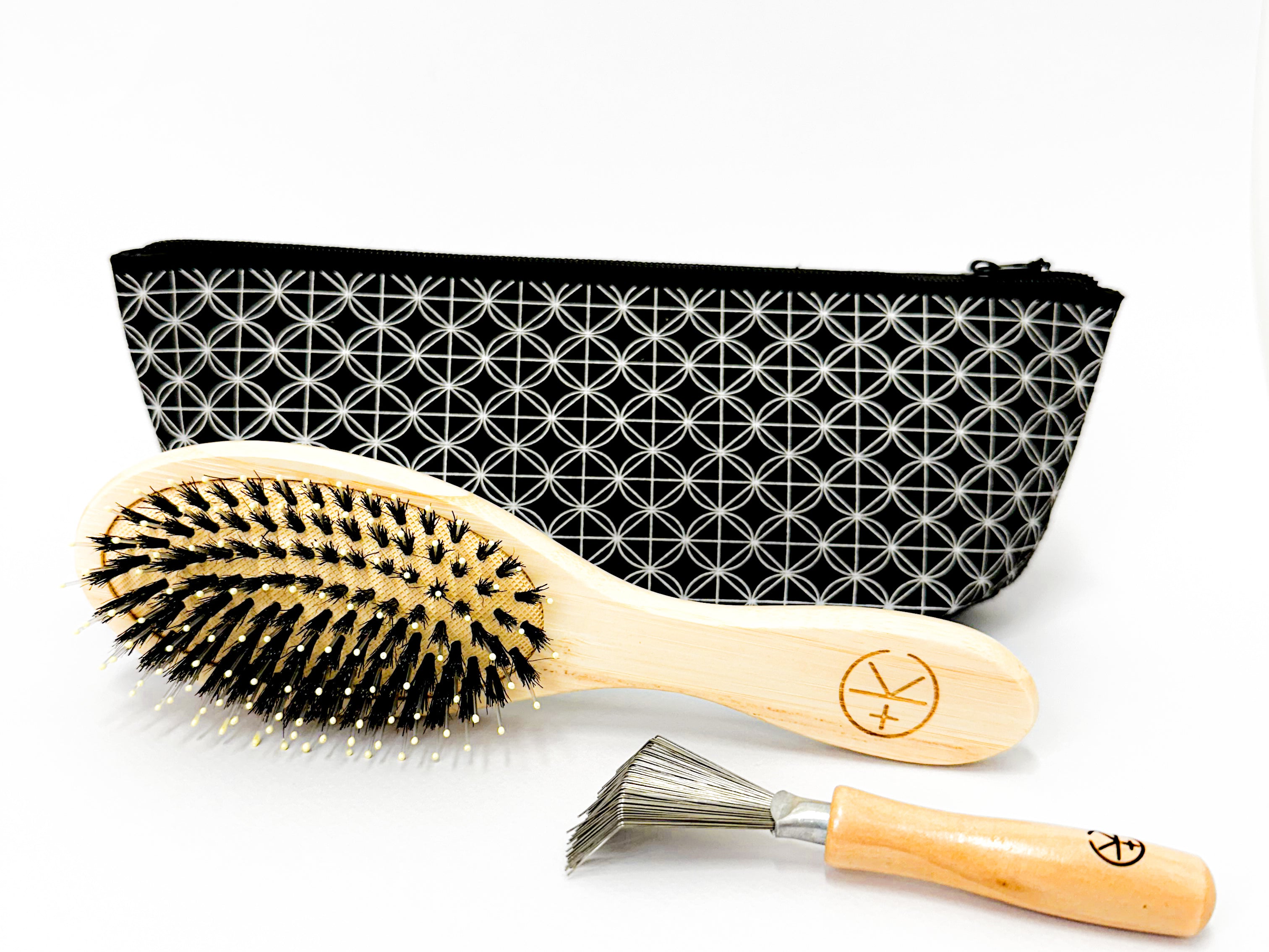 
  
  Cult + King Boar Bristle Nylon Styling Brush-LORDE beauty and cosmetics
  
