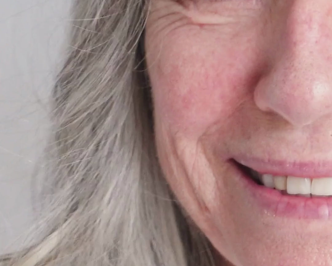 
  
  Video of person applying Ere Perez Quandong Green Booster Serum
  
