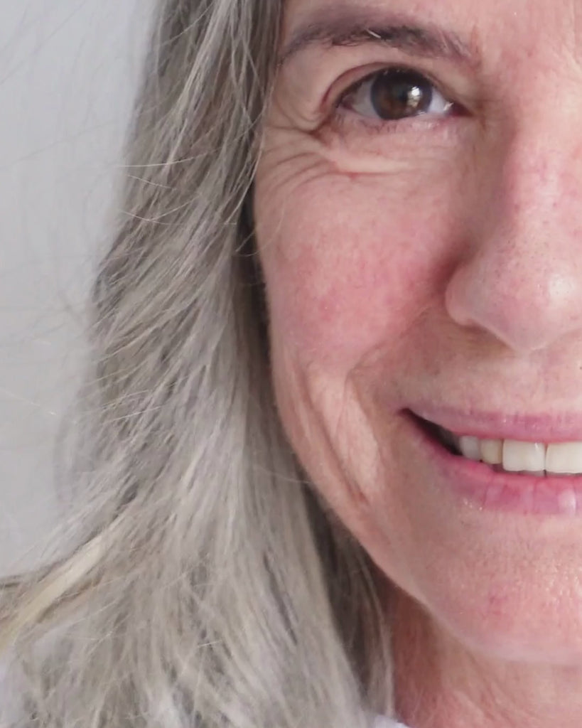 Video of person applying Ere Perez Quandong Green Booster Serum